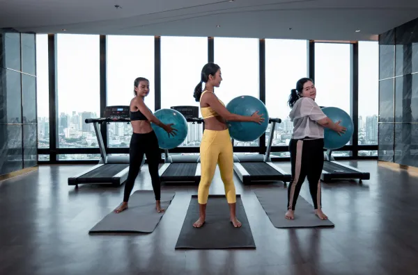 sport-fitness-woman-wearing-sportwear-with-headban-2025-03-13-18-19-18-utc-6915962fb6190